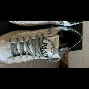 P448 low-top glitter sneakers